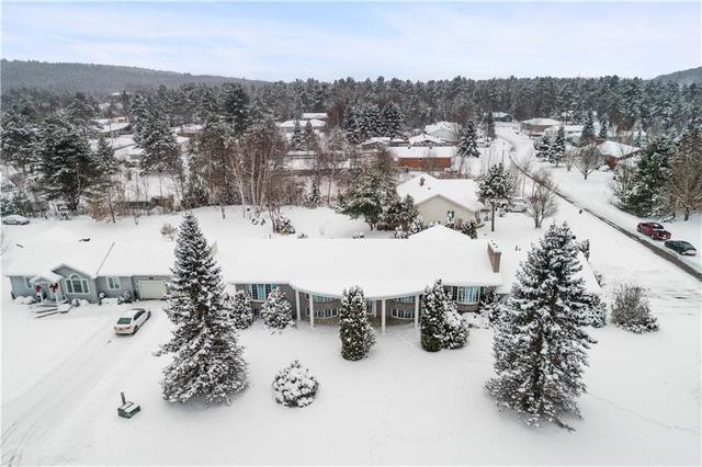 42 Yantha Crescent, House detached with 7 bedrooms, 3 bathrooms and 6 parking in Madawaska Valley ON | Image 29