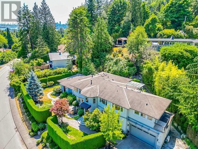 760 Burley Drive, House detached with 7 bedrooms, 6 bathrooms and 2 parking in West Vancouver BC | Image 2