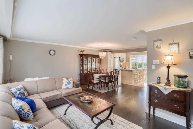 1522 Oran Crt, House semidetached with 3 bedrooms, 2 bathrooms and 3 parking in Mississauga ON | Image 6