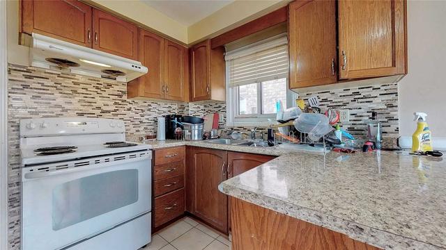 64 Cinrickbar Dr, House detached with 3 bedrooms, 4 bathrooms and 6 parking in Toronto ON | Image 38