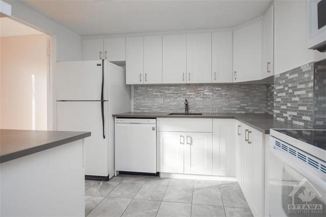 350 - 505 St Laurent Street, Condo with 3 bedrooms, 2 bathrooms and 1 parking in Ottawa ON | Image 6