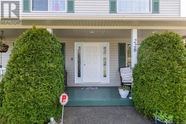 228 Saturna Dr, House detached with 4 bedrooms, 3 bathrooms and 3 parking in Qualicum Beach BC | Image 28