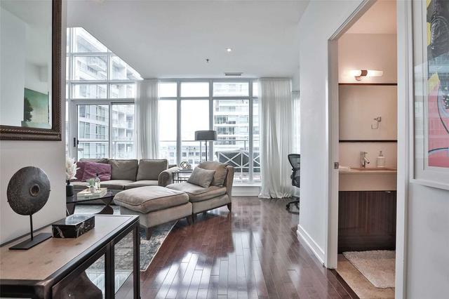 uph10 - 21 Nelson St, Condo with 2 bedrooms, 3 bathrooms and 1 parking in Toronto ON | Image 8