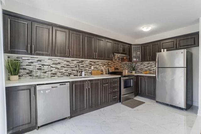 624 Rossellini Dr, House semidetached with 3 bedrooms, 4 bathrooms and 3 parking in Mississauga ON | Image 6