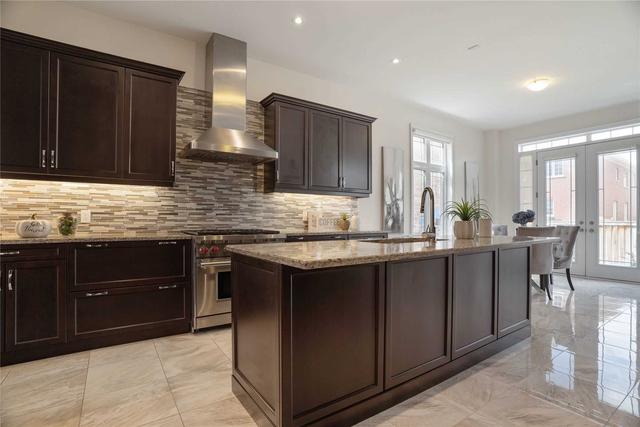 32 Chesney Cres, House detached with 4 bedrooms, 4 bathrooms and 5 parking in Vaughan ON | Image 11