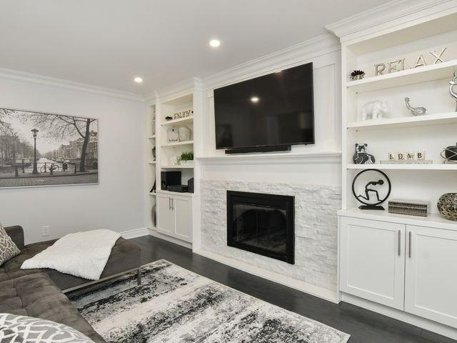 49 Corkett Dr, House detached with 4 bedrooms, 3 bathrooms and 5 parking in Brampton ON | Image 2