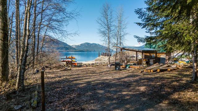 1766 Riondel Road N, House detached with 3 bedrooms, 2 bathrooms and null parking in Central Kootenay A BC | Image 4