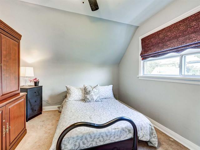 59 Hadrian Dr, House detached with 2 bedrooms, 2 bathrooms and 3 parking in Toronto ON | Image 9