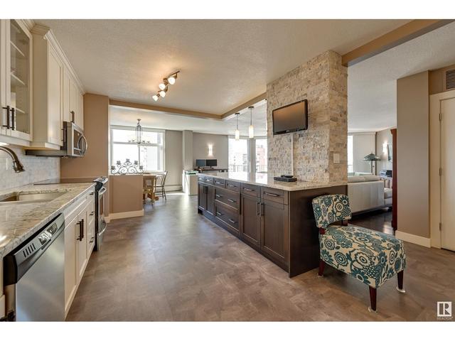1104 - 11710 100 Av Nw, Condo with 2 bedrooms, 1 bathrooms and 1 parking in Edmonton AB | Image 13