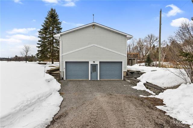 1335 Galetta Side Road, House detached with 4 bedrooms, 2 bathrooms and 8 parking in Ottawa ON | Image 2