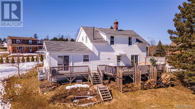 1635 Riverside Drive, House detached with 4 bedrooms, 2 bathrooms and null parking in Bathurst NB | Image 6