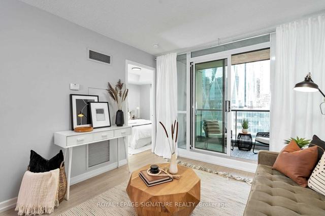 1611 - 12 Yonge St, Condo with 1 bedrooms, 1 bathrooms and 0 parking in Toronto ON | Image 14