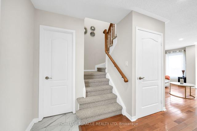 109 Daiseyfield Ave, House attached with 3 bedrooms, 4 bathrooms and 3 parking in Clarington ON | Image 7