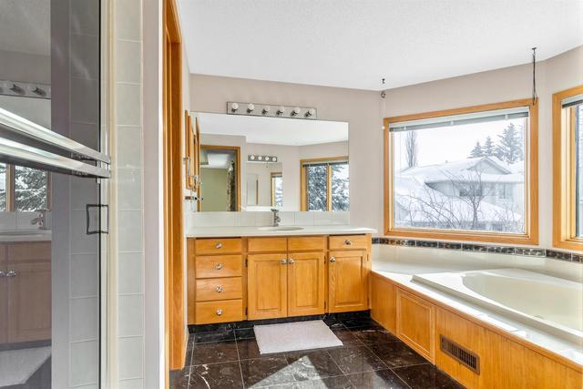 332 Hawkstone Close Nw, House detached with 4 bedrooms, 3 bathrooms and 4 parking in Calgary AB | Image 20