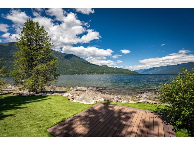 285 Kootenay Lake Road, House detached with 3 bedrooms, 4 bathrooms and 2 parking in Central Kootenay E BC | Image 82