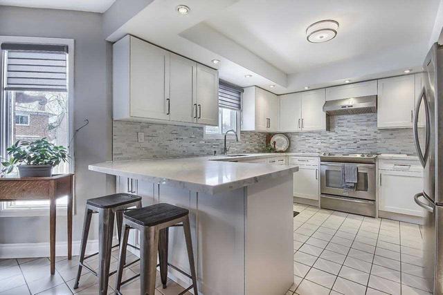 32 Egan Cres, House detached with 5 bedrooms, 4 bathrooms and 8 parking in Caledon ON | Image 4