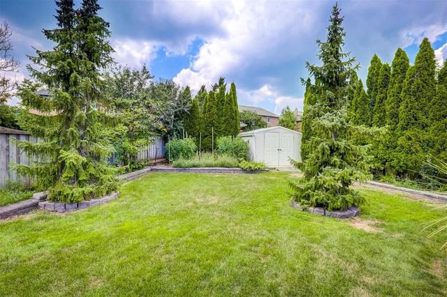 24 Queensborough Crt, House detached with 3 bedrooms, 3 bathrooms and 6 parking in Richmond Hill ON | Image 32