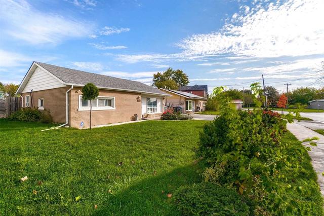 7525 Redstone Rd, House detached with 3 bedrooms, 2 bathrooms and 4 parking in Mississauga ON | Image 23