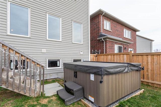 271 Voyager Pass, House detached with 4 bedrooms, 2 bathrooms and 2 parking in Hamilton ON | Image 36