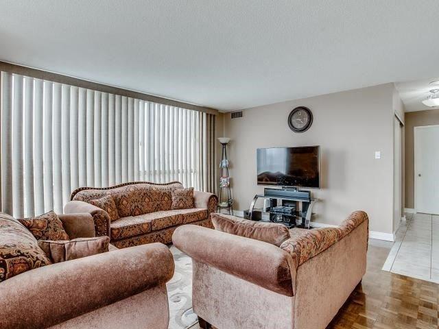 404 - 2901 Kipling Ave, Condo with 2 bedrooms, 2 bathrooms and 1 parking in Toronto ON | Image 7