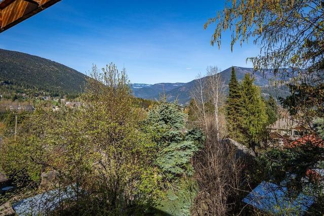 317 Stibbs Street, House detached with 8 bedrooms, 4 bathrooms and null parking in Nelson BC | Image 38