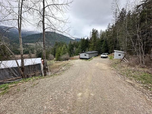 4248 Ross Spur Road, House detached with 2 bedrooms, 2 bathrooms and 5 parking in Central Kootenay G BC | Image 38