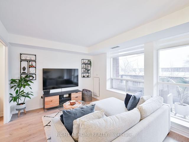 303 - 300 Balliol St, Condo with 1 bedrooms, 2 bathrooms and 1 parking in Toronto ON | Image 5