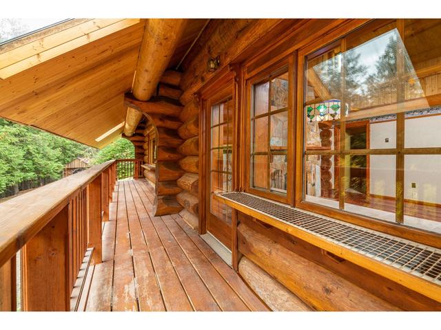 2197 Highway 3, House detached with 2 bedrooms, 2 bathrooms and 4 parking in Central Kootenay C BC | Image 18