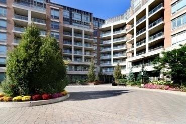 304 - 2480 Prince Michael Dr, Condo with 2 bedrooms, 2 bathrooms and 2 parking in Oakville ON | Image 2