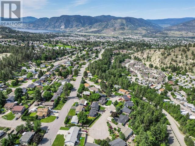 158 Glen Place, House detached with 4 bedrooms, 3 bathrooms and 2 parking in Penticton BC | Image 5