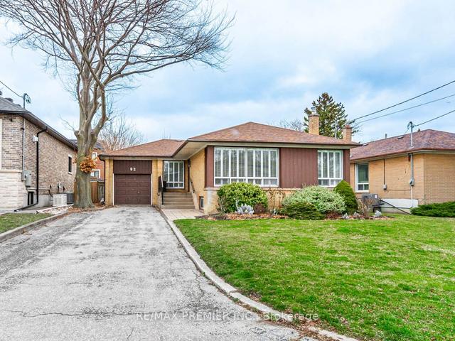 92 Searle Ave, House detached with 3 bedrooms, 2 bathrooms and 4 parking in Toronto ON | Image 1