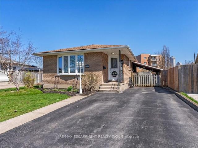 5831 Hennepin Cres, House detached with 3 bedrooms, 2 bathrooms and 4 parking in Niagara Falls ON | Image 32