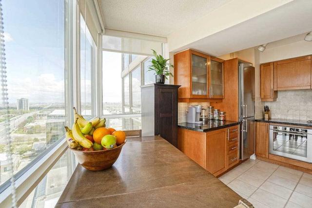 1701 - 50 Eglinton Ave W, Condo with 2 bedrooms, 2 bathrooms and 1 parking in Mississauga ON | Image 7