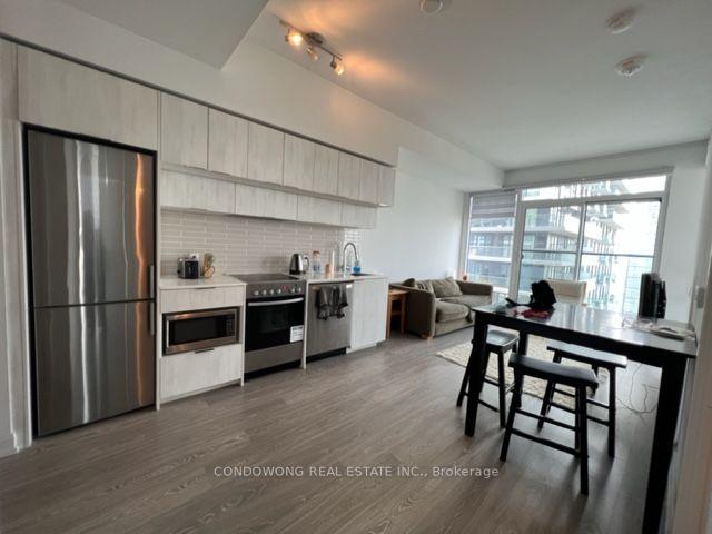 3003 - 181 Dundas St E, Condo with 2 bedrooms, 1 bathrooms and 0 parking in Toronto ON | Image 1