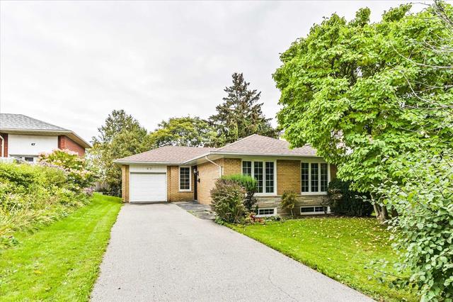 65 Broadlands Blvd, House detached with 3 bedrooms, 2 bathrooms and 4 parking in Toronto ON | Image 1