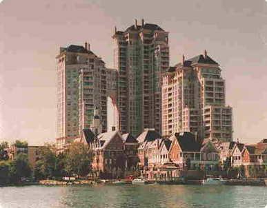 th124 - 2289 Lake Shore Blvd W, Townhouse with 2 bedrooms, 3 bathrooms and 2 parking in Toronto ON | Image 1
