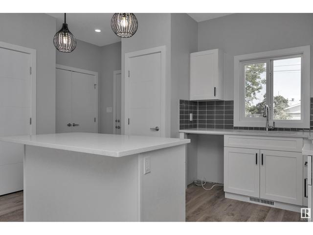 6910 132 Av Nw, House semidetached with 3 bedrooms, 2 bathrooms and null parking in Edmonton AB | Image 14