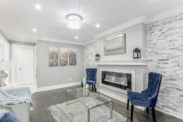 69 Jayfield Rd, House detached with 4 bedrooms, 4 bathrooms and 4 parking in Brampton ON | Image 4