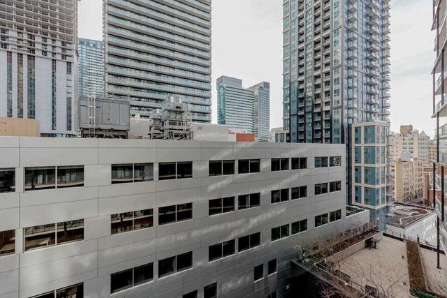 910 - 125 Peter St, Condo with 1 bedrooms, 1 bathrooms and 0 parking in Toronto ON | Image 30