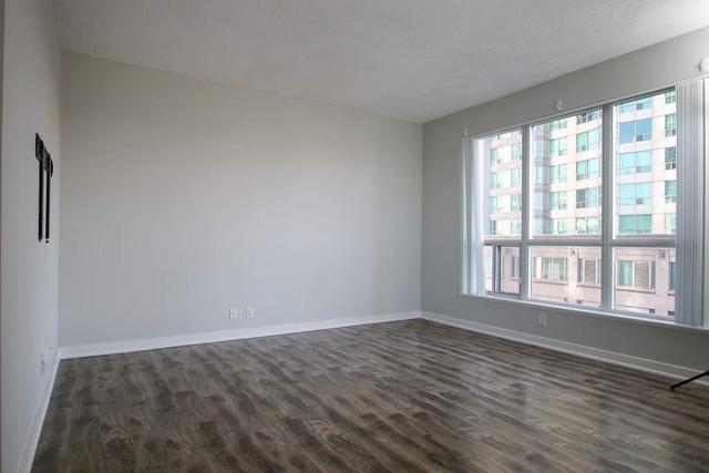 th305 - 36 Lee Centre Dr, Condo with 2 bedrooms, 3 bathrooms and 1 parking in Toronto ON | Image 8