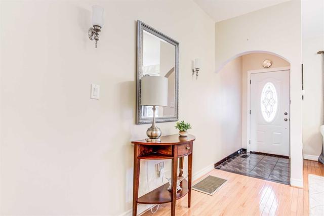 984 Ossington Ave, House semidetached with 3 bedrooms, 2 bathrooms and 2 parking in Toronto ON | Image 23