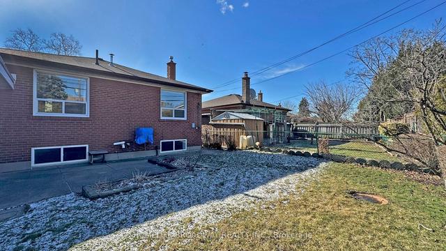 54 Lowcrest Blvd, House detached with 3 bedrooms, 4 bathrooms and 4 parking in Toronto ON | Image 26