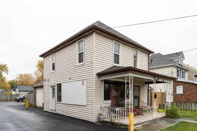 465 Main St W, House detached with 3 bedrooms, 3 bathrooms and 3 parking in Port Colborne ON | Image 2