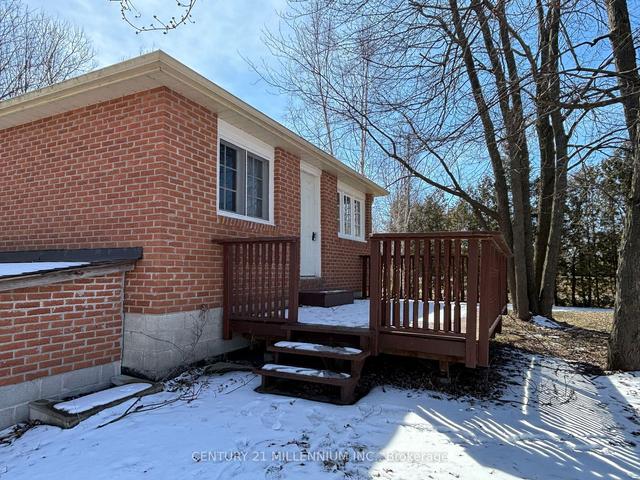 1027 Chapman St, House detached with 3 bedrooms, 1 bathrooms and 8 parking in Innisfil ON | Image 3