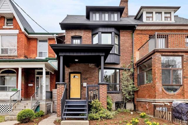 104 Lansdowne Ave, House semidetached with 4 bedrooms, 2 bathrooms and 2 parking in Toronto ON | Image 1
