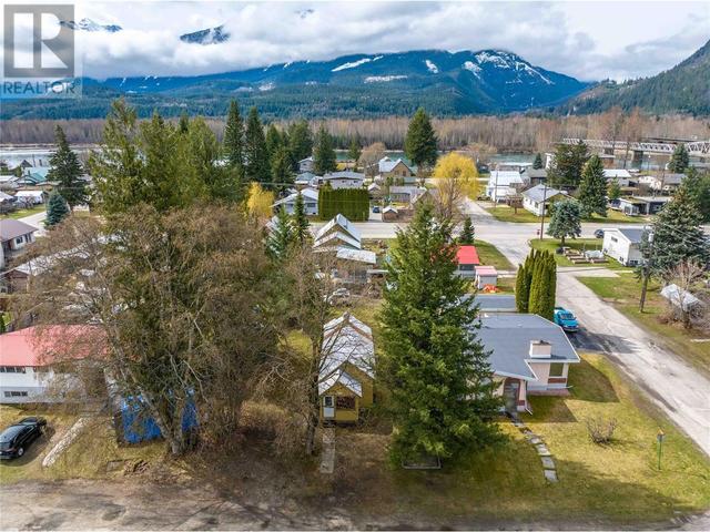 1419 Third Street W, House detached with 1 bedrooms, 1 bathrooms and 2 parking in Revelstoke BC | Image 15