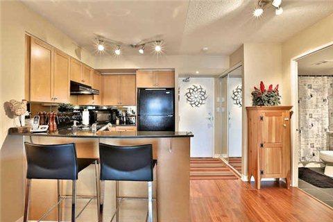 803 - 230 King St E, Condo with 2 bedrooms, 1 bathrooms and 1 parking in Toronto ON | Image 5