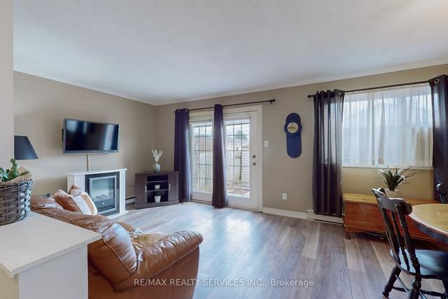 9 Greenhills Sq, House attached with 3 bedrooms, 1 bathrooms and 3 parking in Brampton ON | Image 34