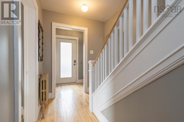 26 Elm Street, House detached with 4 bedrooms, 2 bathrooms and null parking in Yarmouth NS | Image 2