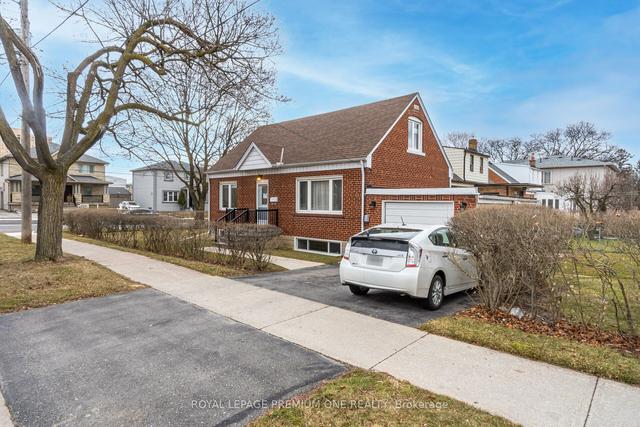 3 Minnie Ave, House detached with 4 bedrooms, 2 bathrooms and 3 parking in Toronto ON | Image 12